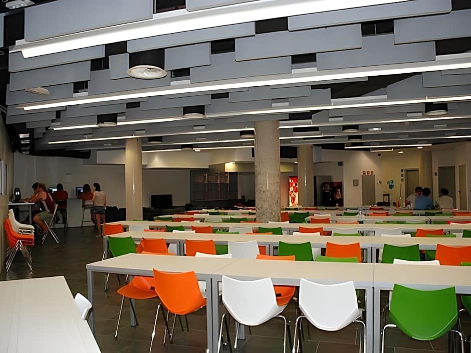 Twenty Tu Hi-Tech Hostel