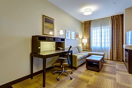 Queen Suite with Two Queen Beds and Mobility Accessible Bathtub - Non-Smoking
