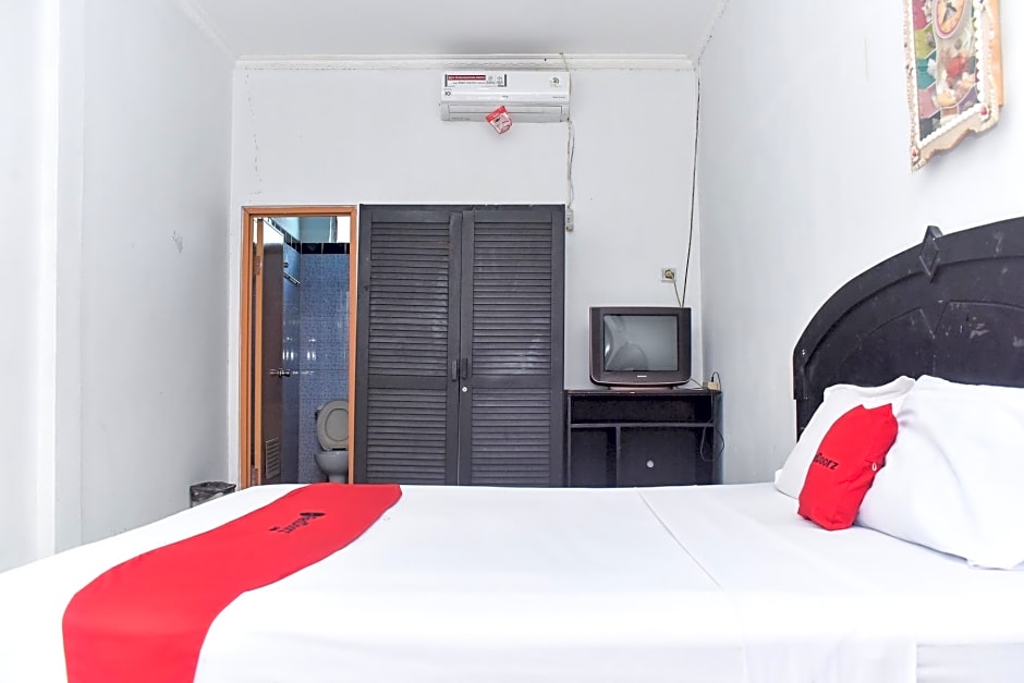 RedDoorz Plus @ Tirta Kencana Hotel