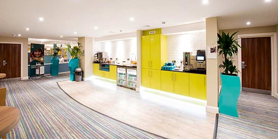 Holiday Inn Cardiff - North M4 By IHG