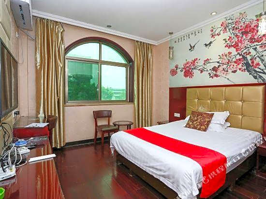 Huayi Hotel