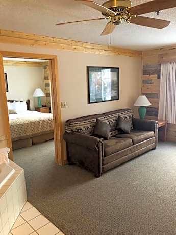 Deluxe King Suite