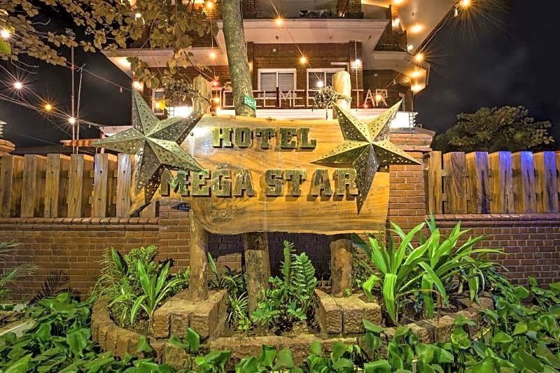 Hotel Mega Stars