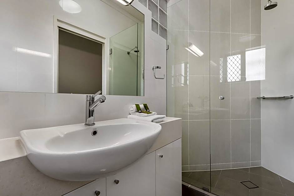 Mirra Chana Beachfront Apartments Mooloolaba