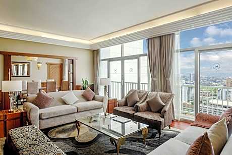 presidential suite, club lounge access, presidential suite, 1 king, high floor, balcony