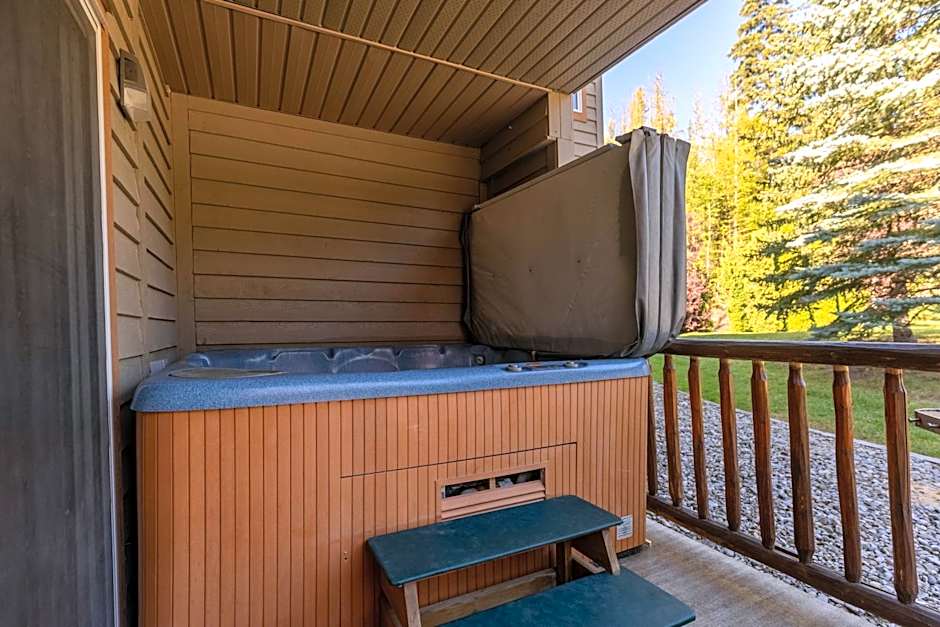 Stone Creek Chalets by Fernie Central Reservations