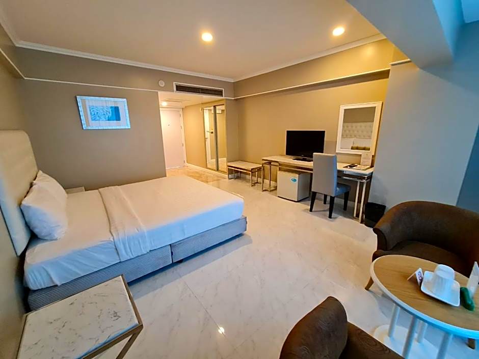 Chaisaeng Palace Hotel