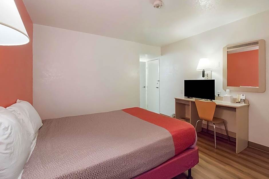 Motel 6-Moses Lake, WA