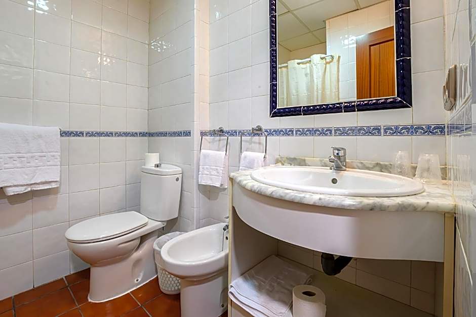 Hotel H28 Camas