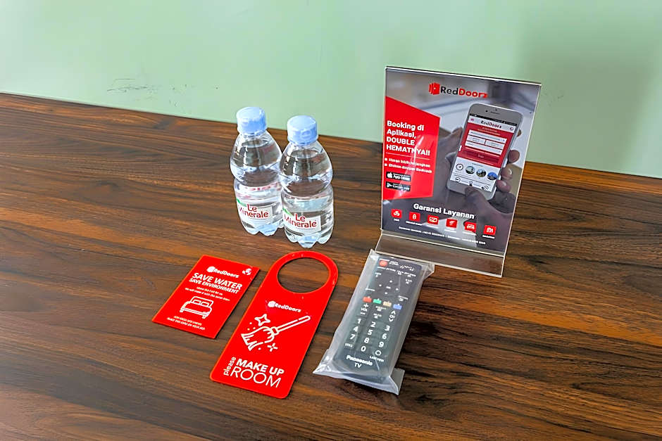 RedDoorz near Puro Mangkunegaran