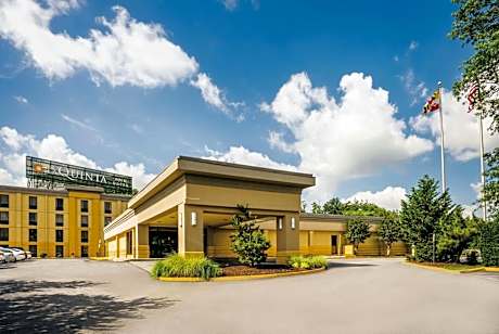 La Quinta Inn & Suites by Wyndham Baltimore South/Glen Burnie