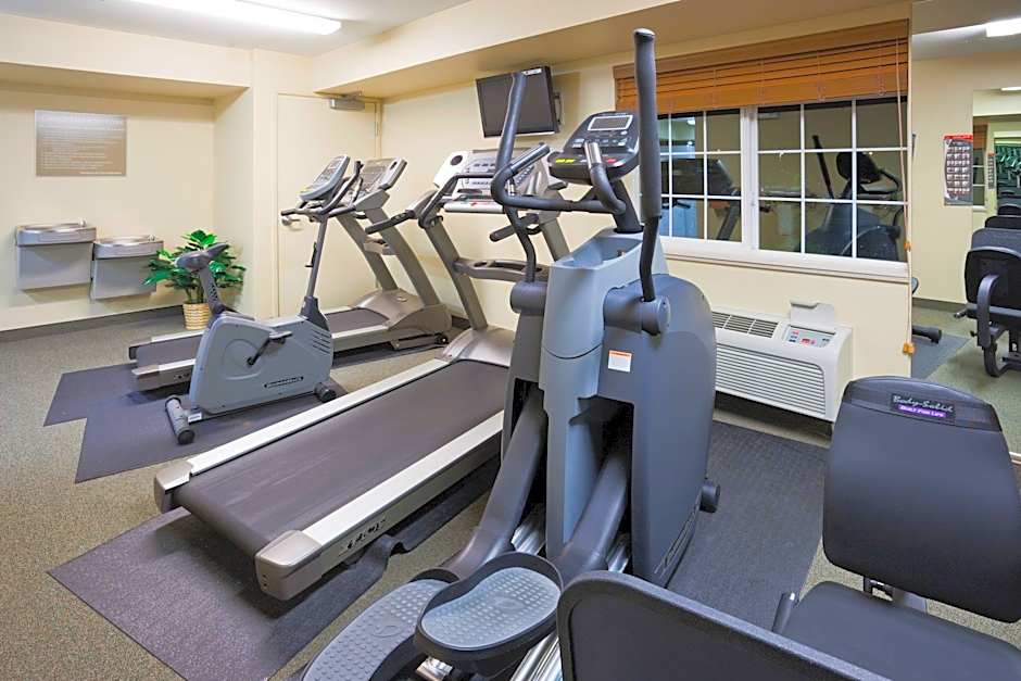 Candlewood Suites Milwaukee Brown Deer Hotel By IHG
