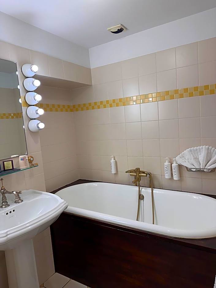 Château De La Caze Piscine & Spa - Ste Enimie