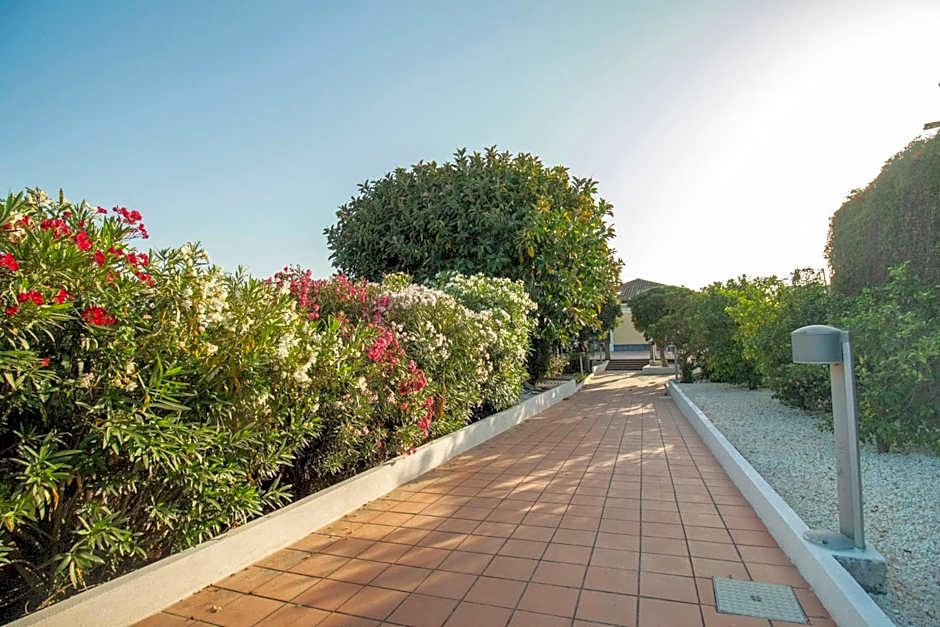 Royal Playa Suite and Apartament -private parking- self chek out