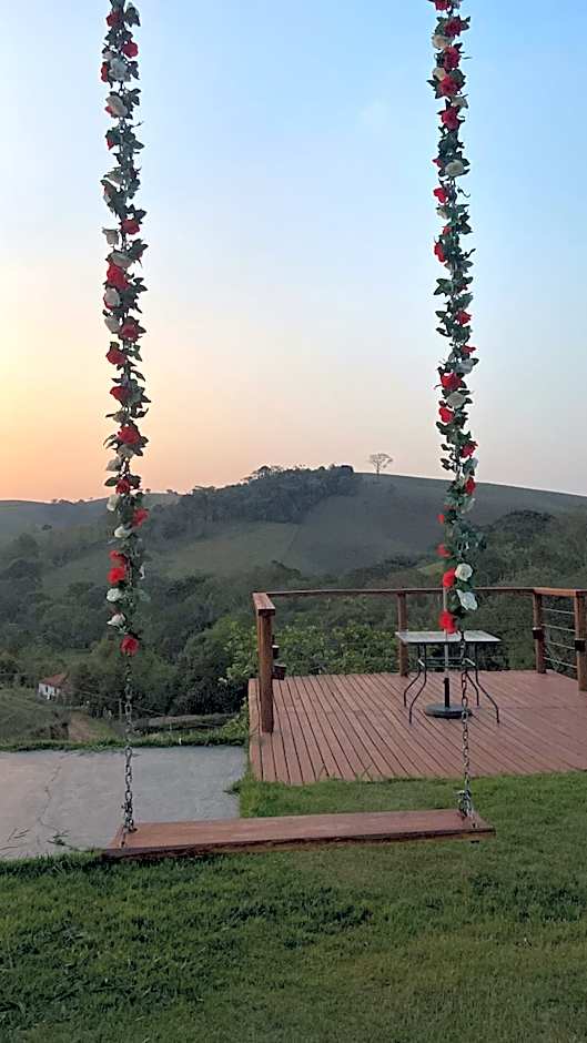 Recanto da Alegria - Casa em Cunha com Jacuzzi,Piscina,Rede,Churrasqueira,Lareira,Deck, Banco de coração