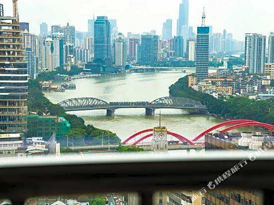 Yulou Jindian Apartment (Guangzhou Folk Finance Haizhu Square Subway Station Branch)