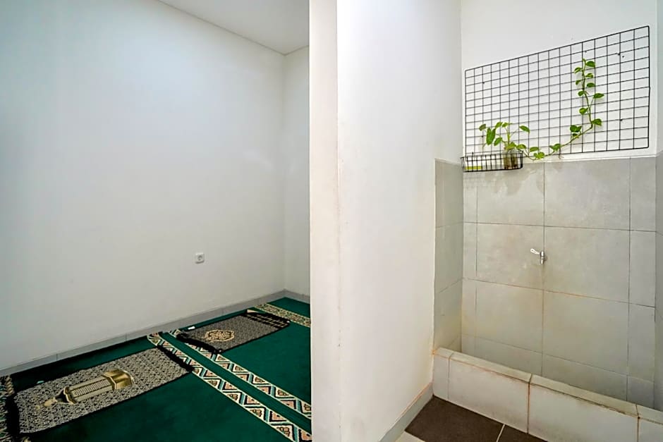 OFO Kost Premium Kampung Inggris Pare Syariah Mitra RedDoorz