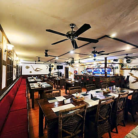 TipTop Hotel, Resto and Delishop