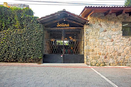 Selina Atitlan