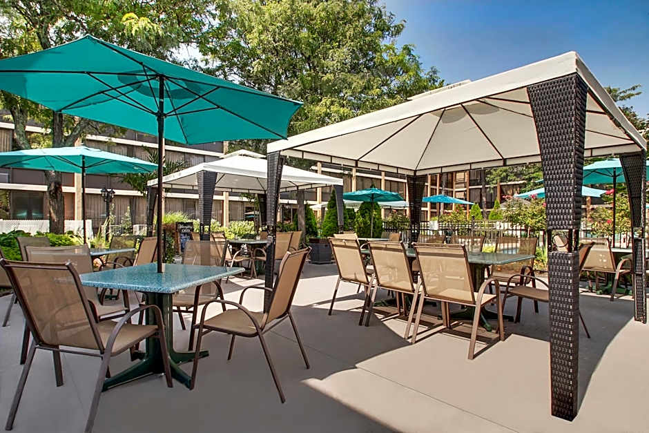 Holiday Inn Westbury-Long Island By IHG