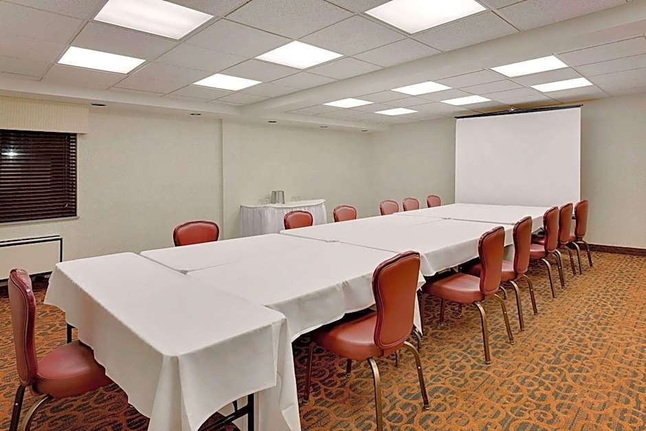 Ramada by Wyndham Marquette