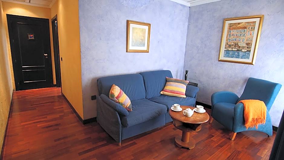 Photo 1 of 7 of Salon