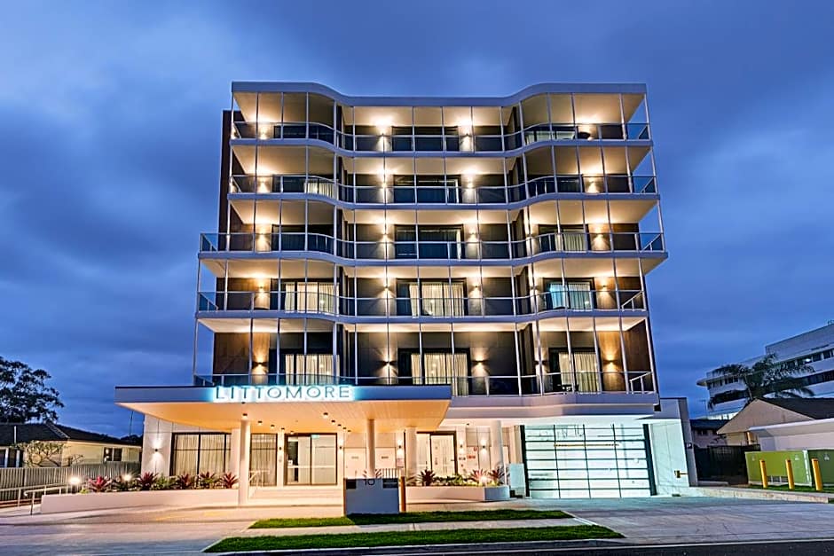 Littomore Suites Kingswood