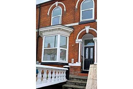 Hillcrest Studio Apartments