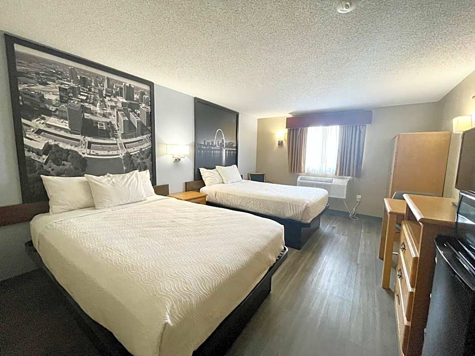 Super 8 by Wyndham St. Clair MO