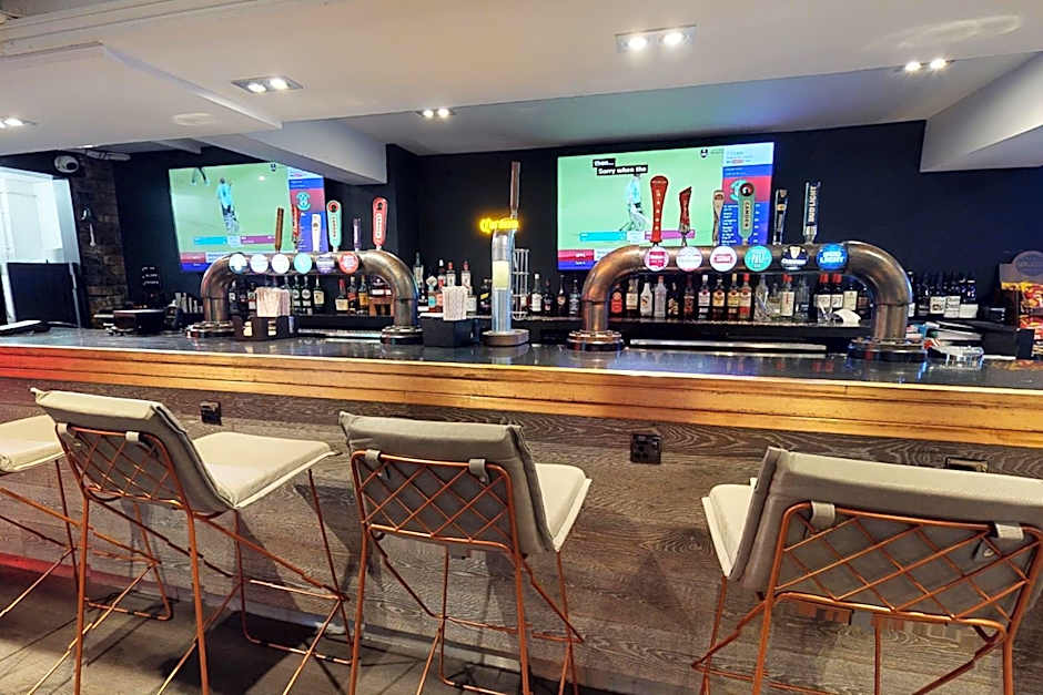 Village Hotel Manchester Hyde