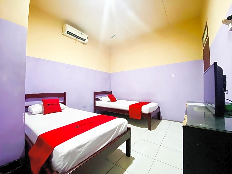 RedDoorz near Terminal Dangerakko Palopo