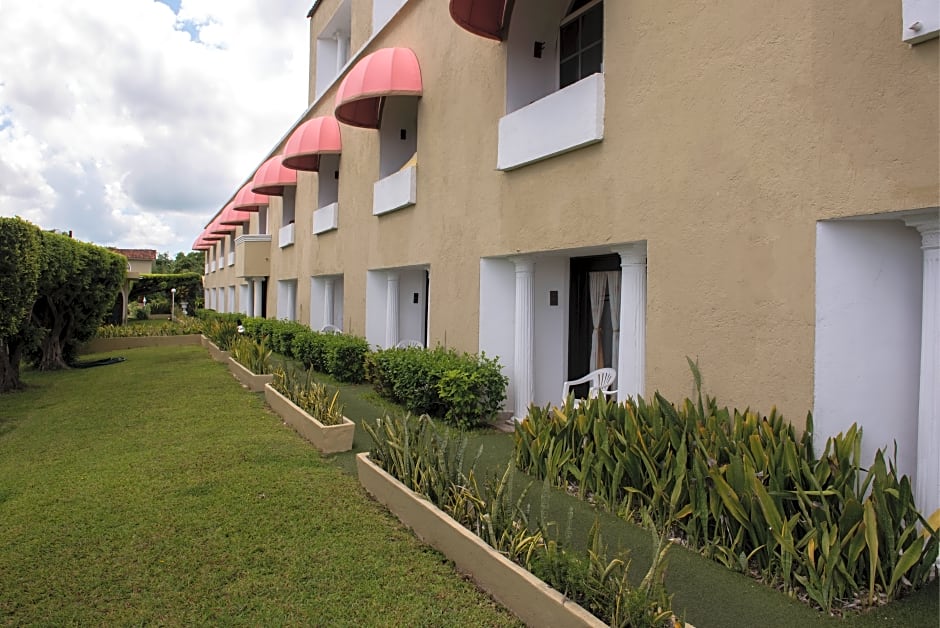 Villablanca Garden Beach Hotel