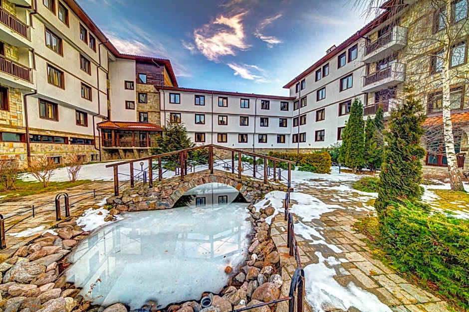 Complex Silver Hills