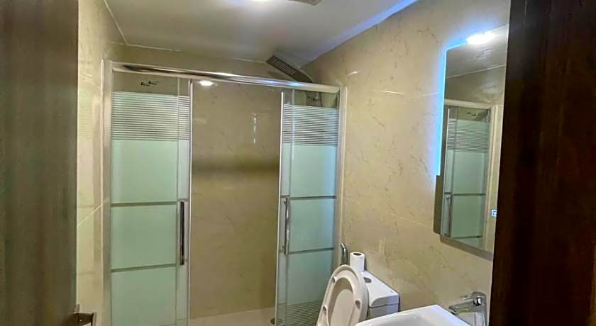 Zaina Plaza Hotel