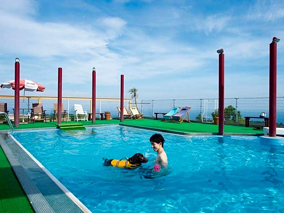 Izu-Kogen Wan Wan Paradise Condominium