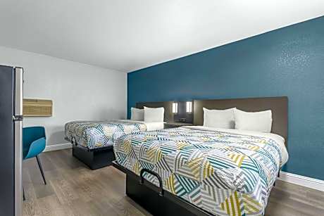 Queen Room with Two Queen Beds - Non-Smoking