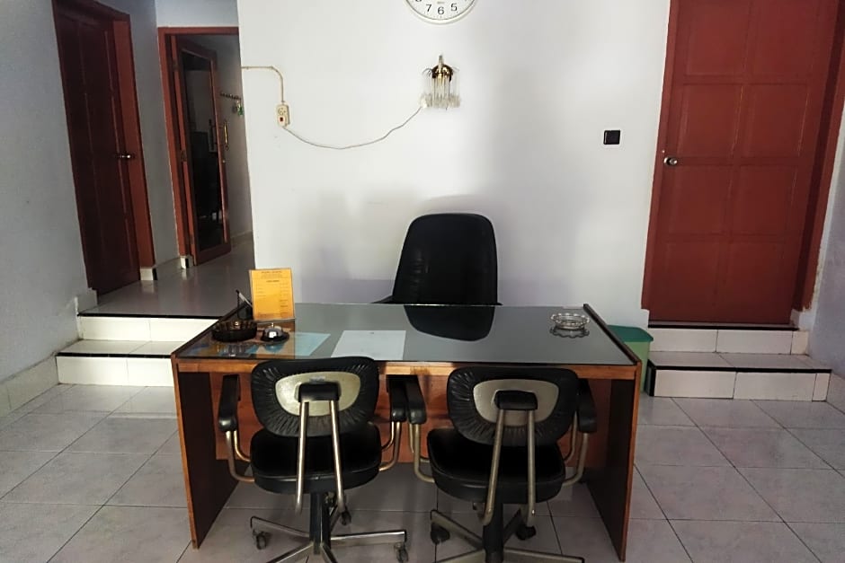 Hotel O Wisma Phinisi Syariah Near Mall of Pinrang Sejahtera