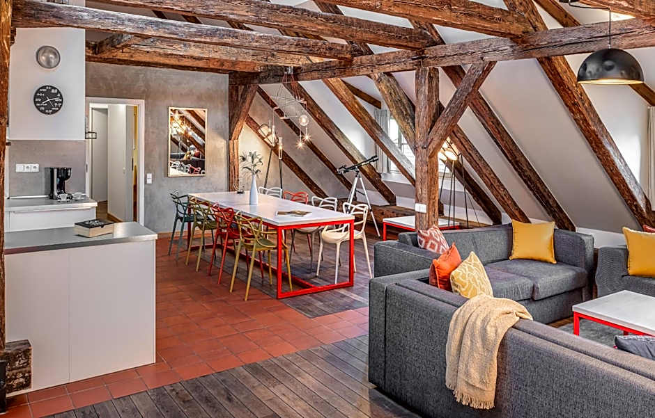 4 Arts Apartments by Adrez