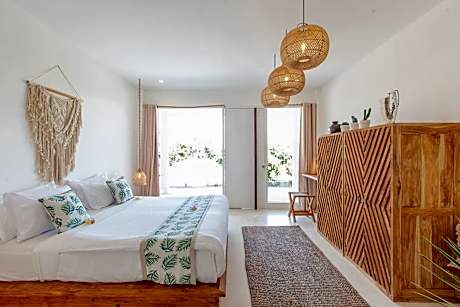 Deluxe Double or Twin Room with Pool View