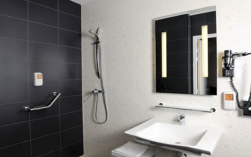 Comfort Hotel Centre Del Mon