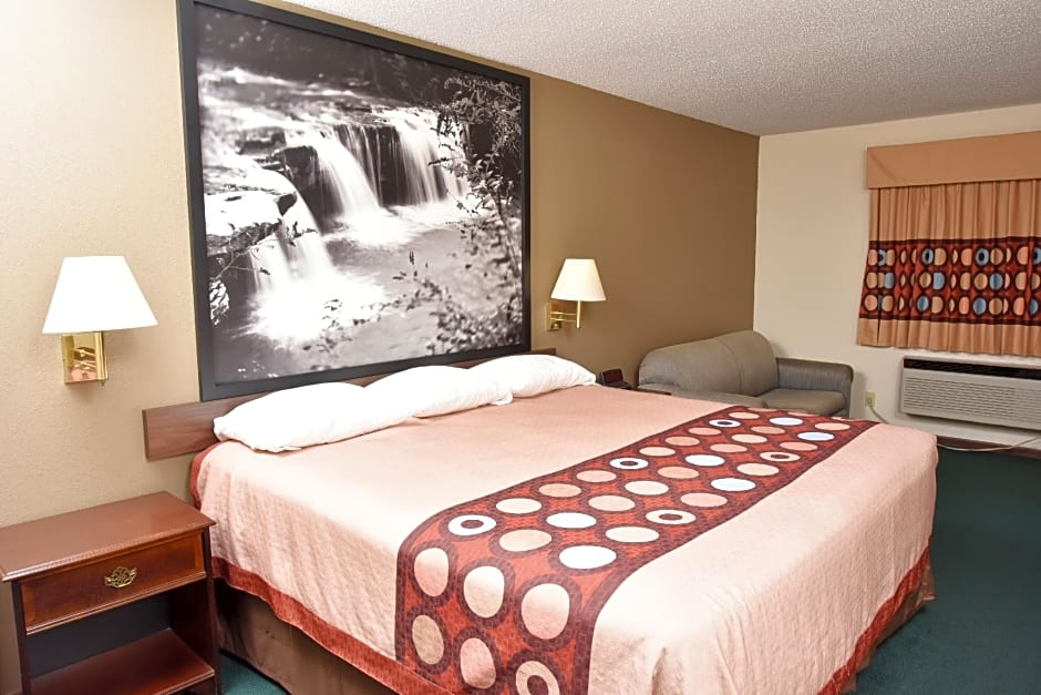 Super 8 by Wyndham Springfield/Battlefield