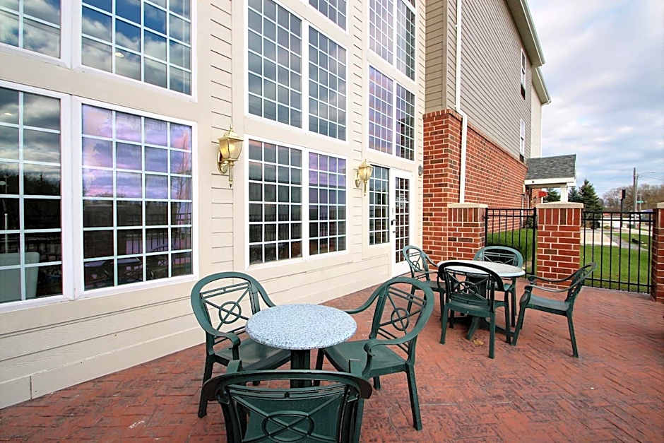 Holiday Inn Express Hotel & Suites Milwaukee Airport By IHG