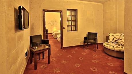 Family Room (4 Adults)