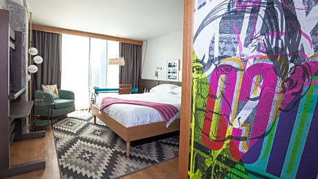 Standard Queen Room