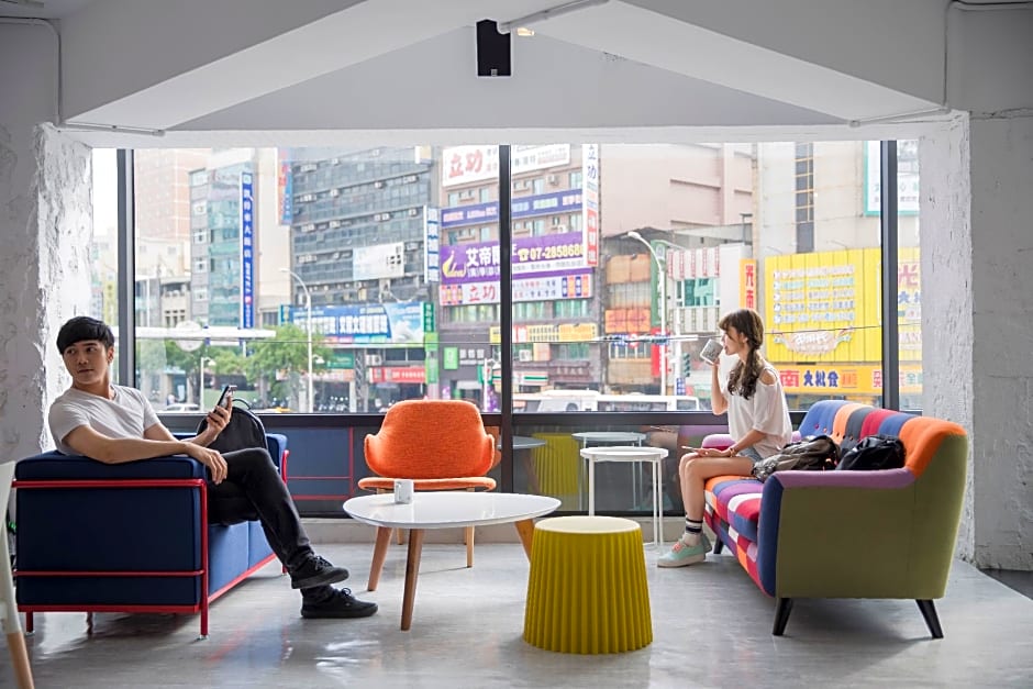 Single Inn - Kaohsiung Station