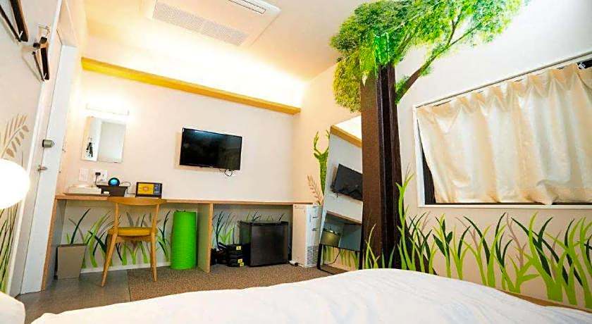 AND HOSTEL KURAMAE WEST