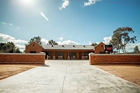 Red Waratah Accommodation