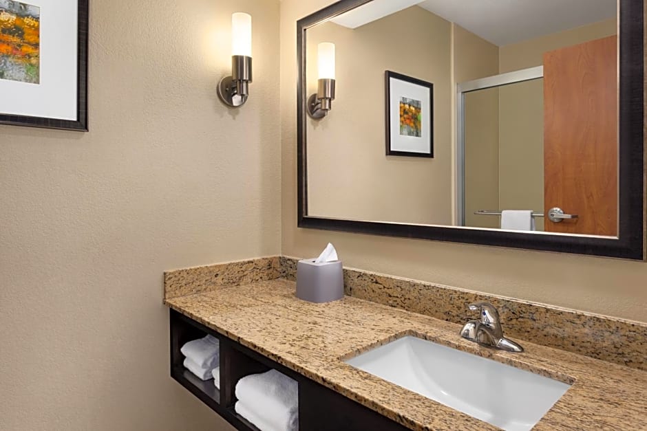 Holiday Inn Express Hotel & Suites Edmond