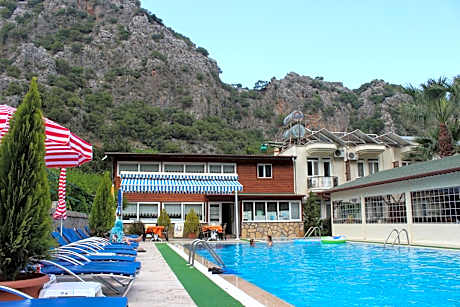 Canada Hotel & Bungalows