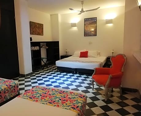 Family Room (4 Adults)